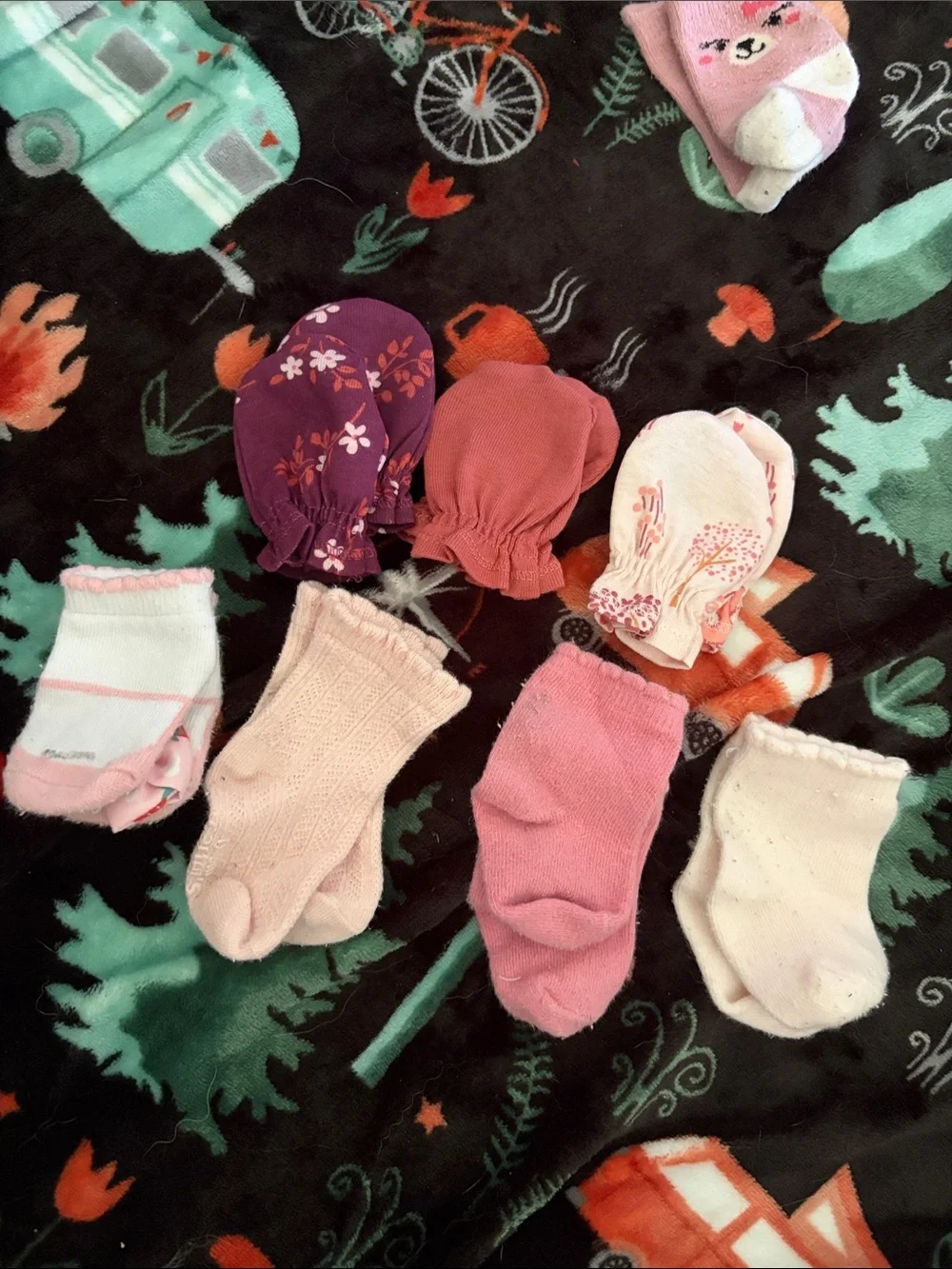 Baby Girls Pink and Purple Mittens & Socks Set - Unbranded